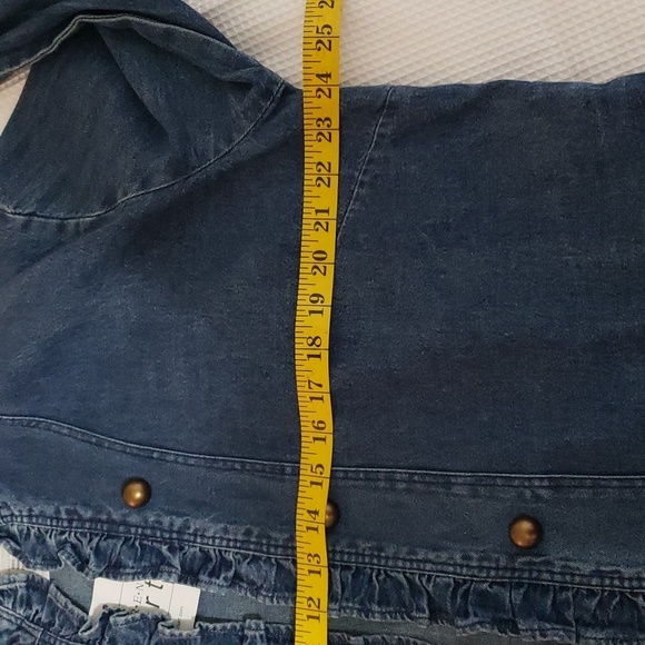 Keren Hart. NWT. Denim Jacket; Mandrin Collar; Ruffled Hemline. Size 1X - Picture 9 of 15